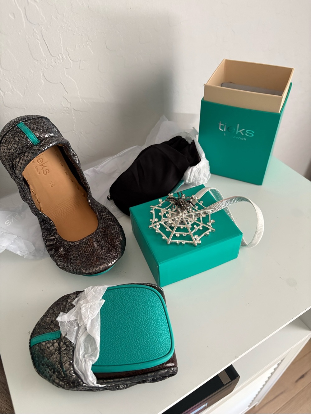 Tieks Women's drago size 10 new in box